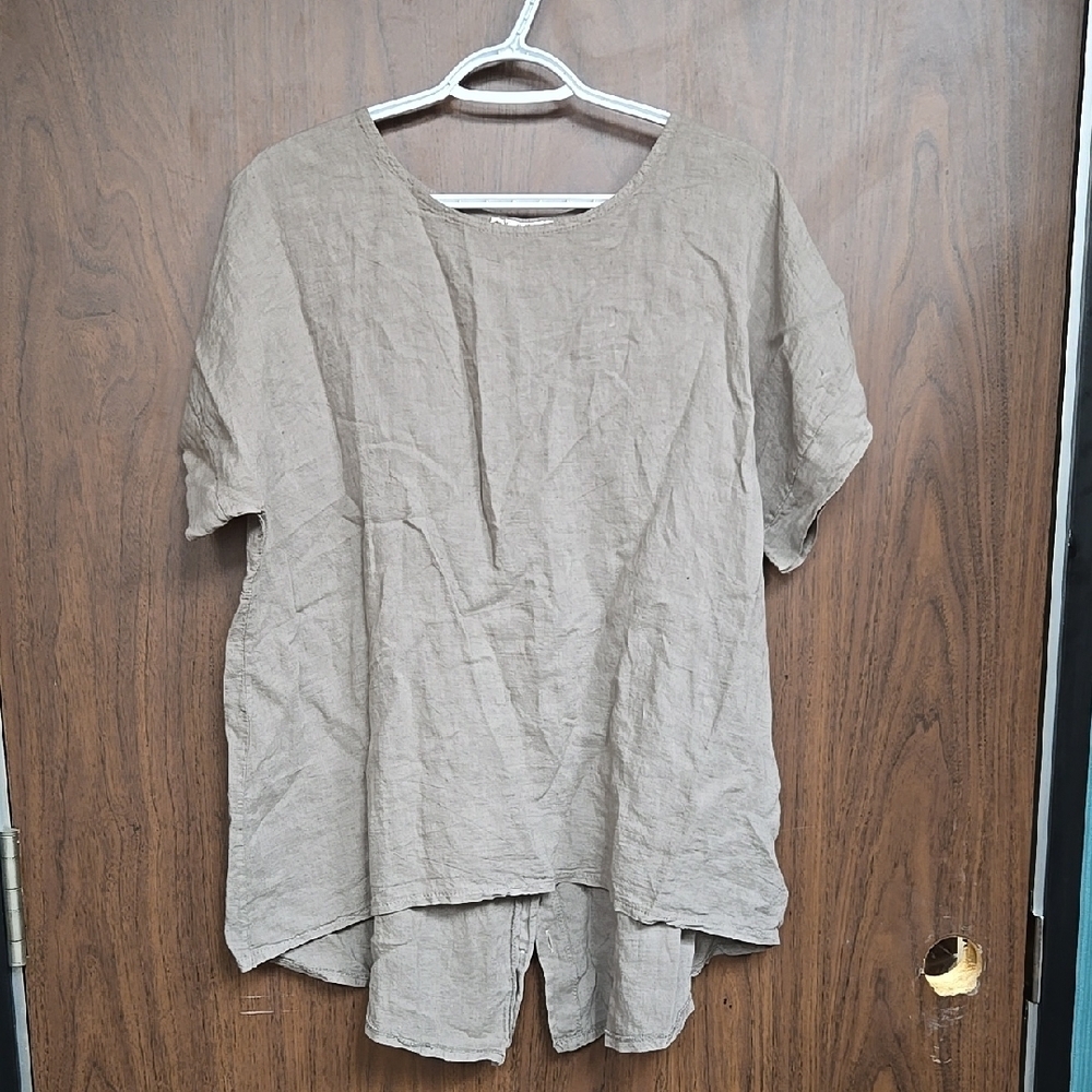 Catherine Lillywhite's New Collection OS Stone Linen High Low T-Shirt